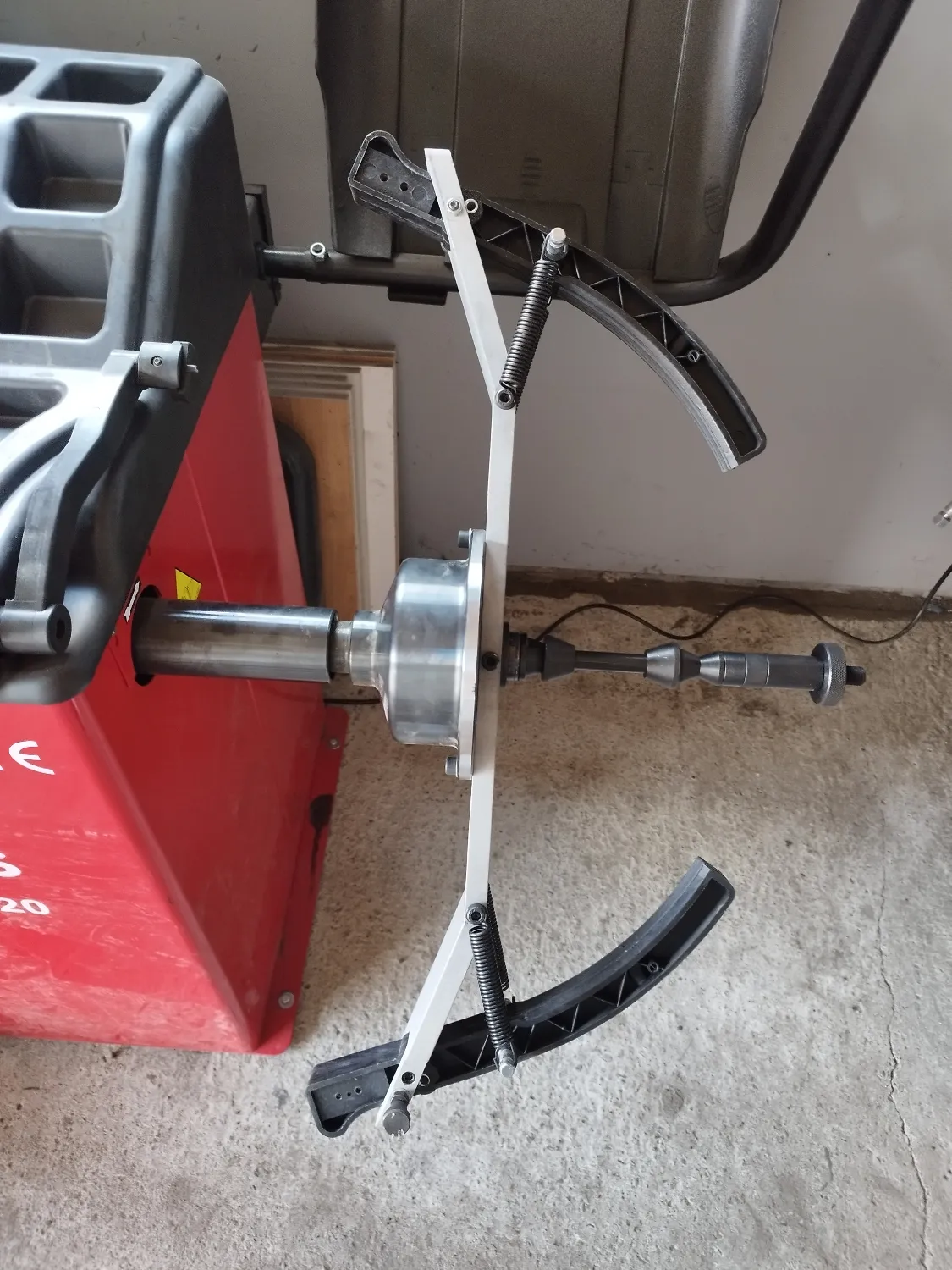 zdjęcie przedstawiające Firma Handlowo - Usługowa