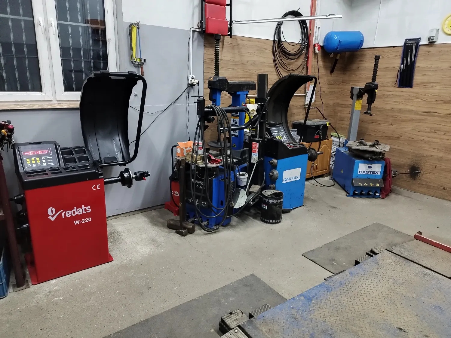 zdjęcie przedstawiające Firma Handlowo - Usługowa