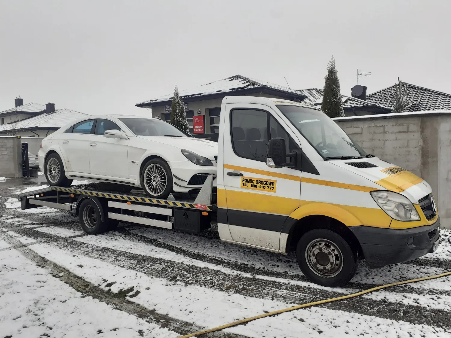 zdjęcie przedstawiające Nis-Car Andrzej Rzekęć