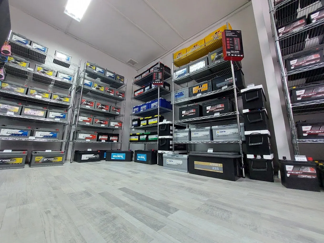 zdjęcie przedstawiające Akumulatory Specpart Luboń