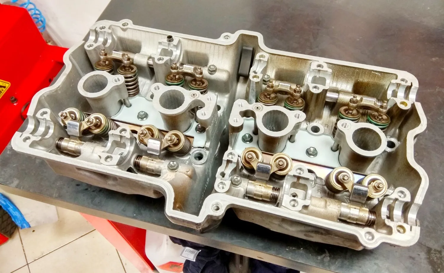 zdjęcie przedstawiające SN2K - Serwis motocyklowy