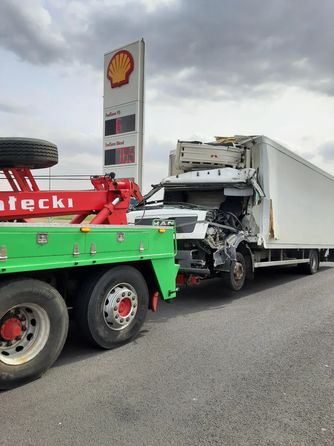 zdjęcie przedstawiające Mechanika Pojazdowa Emil Gałęcki