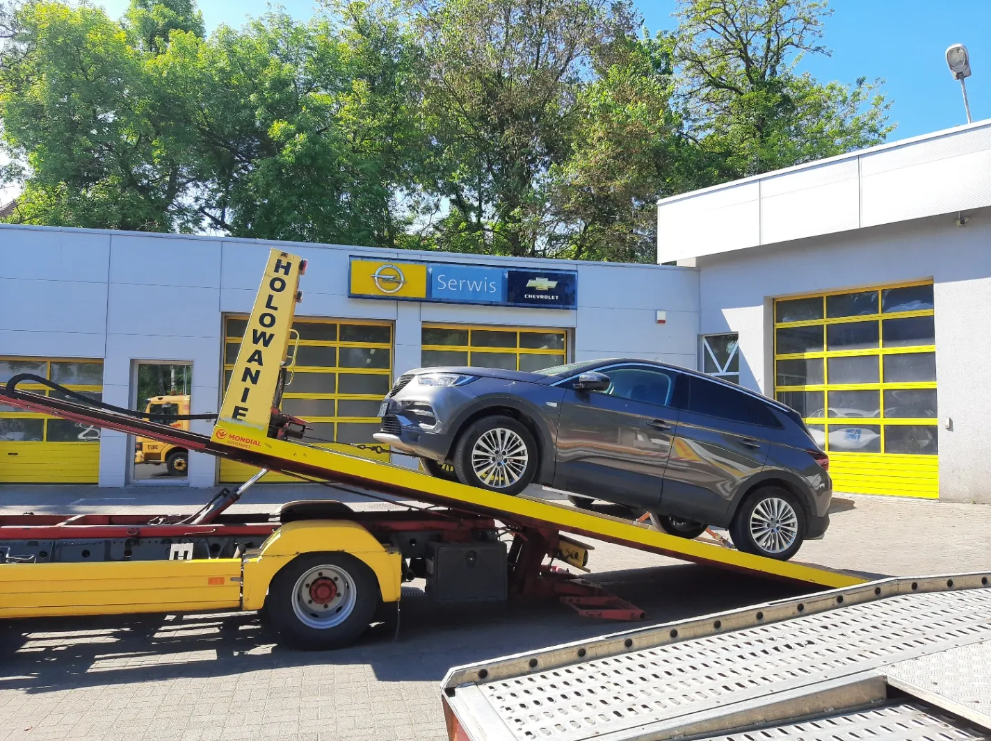 zdjęcie przedstawiające Mechanika Pojazdowa Emil Gałęcki