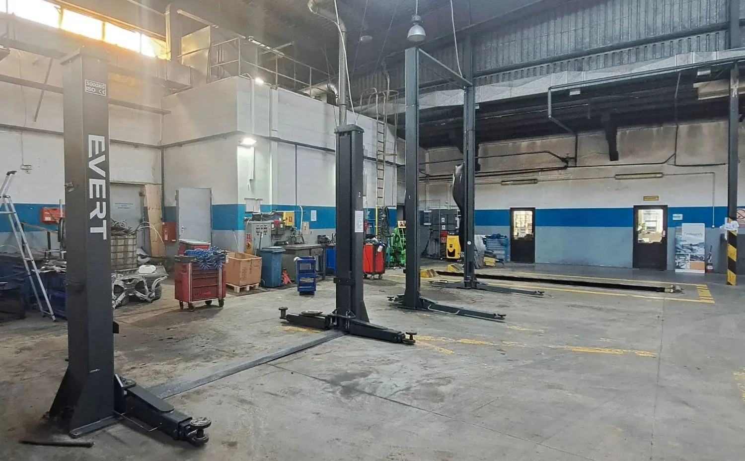 zdjęcie przedstawiające MaXserwis Transbud Nowa Huta - Serwis samochodowy