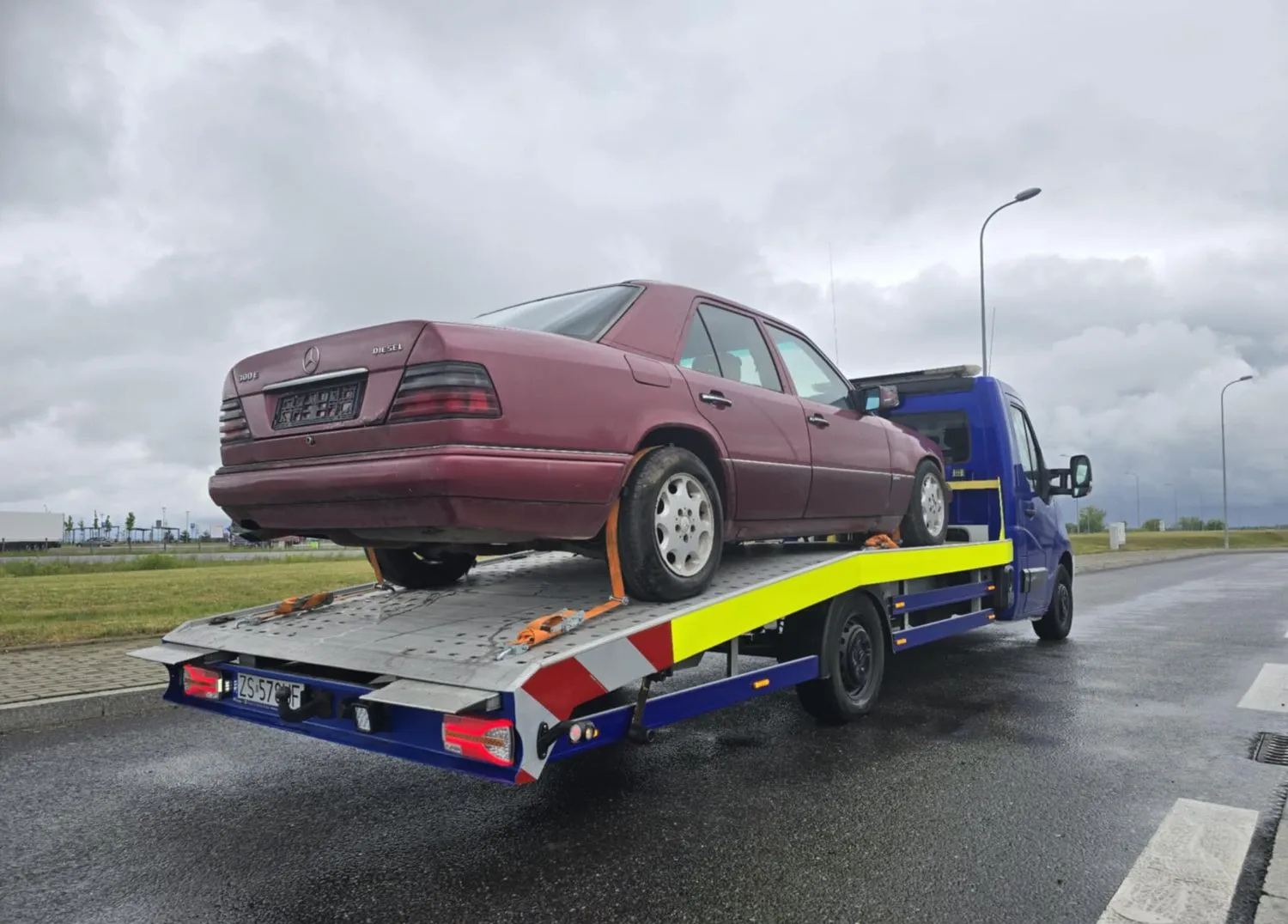 zdjęcie przedstawiające JB Trans Pomoc Drogowa - Transport