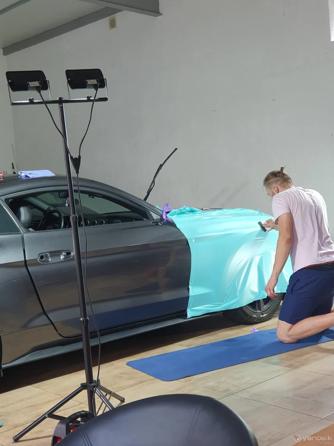 zdjęcie przedstawiające Oklejanie Aut PIła