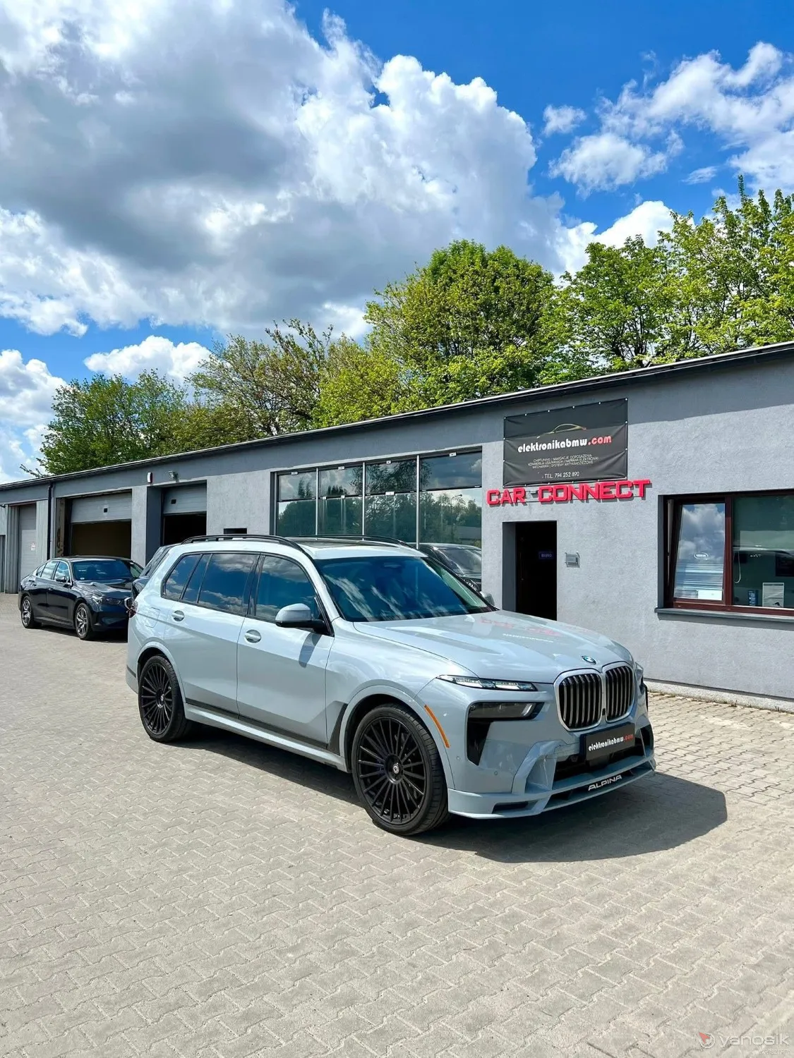 zdjęcie przedstawiające ElektronikaBMW.com - Car Connect Poznań