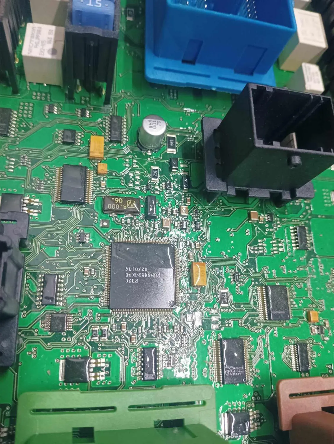 zdjęcie przedstawiające Mechanika pojazdowa z pasji do aut Mateusz Maziarz