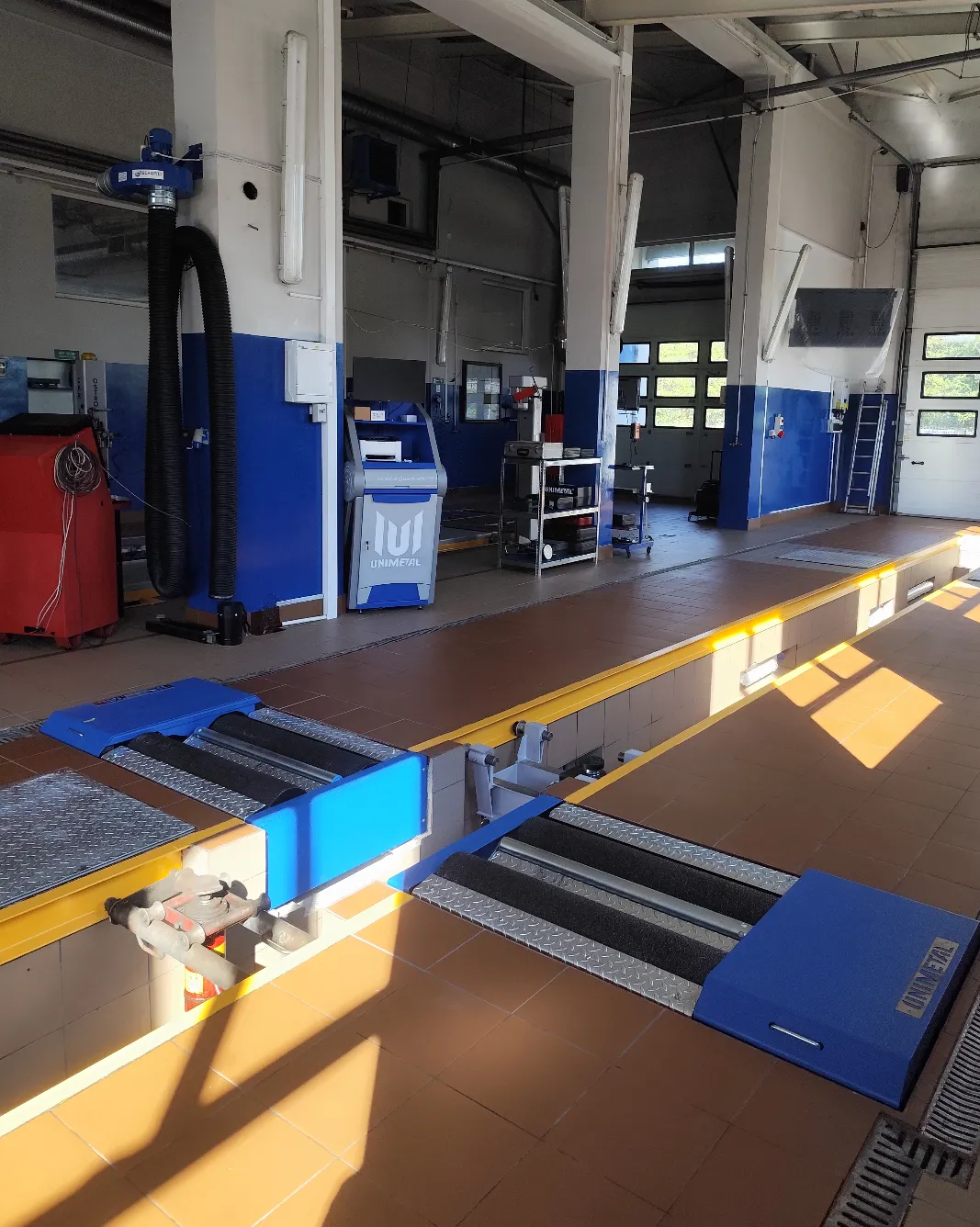 zdjęcie przedstawiające Auto Centrum Okręgowa Stacja Kontroli Pojazdów, mechanika, klimatyzacja, wulkanizacja, zbieżność 