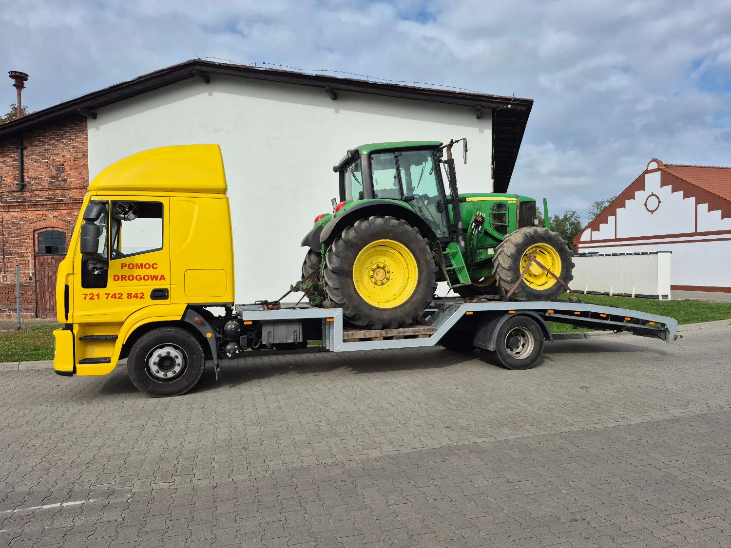 zdjęcie przedstawiające Holmax Pomoc drogowa A2 Pniewy - holowanie