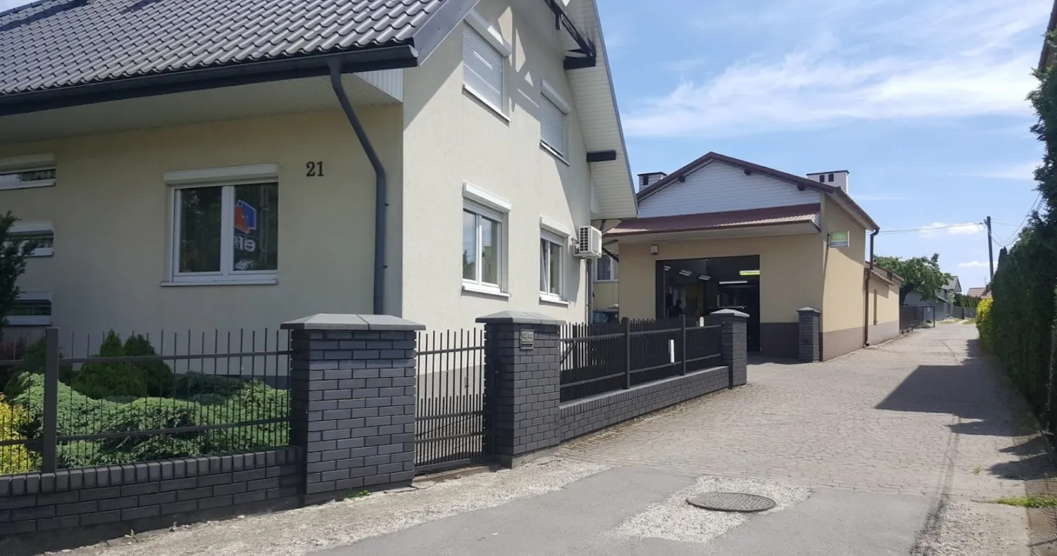 zdjęcie przedstawiające AUTO-SERVICE WARZYBOK