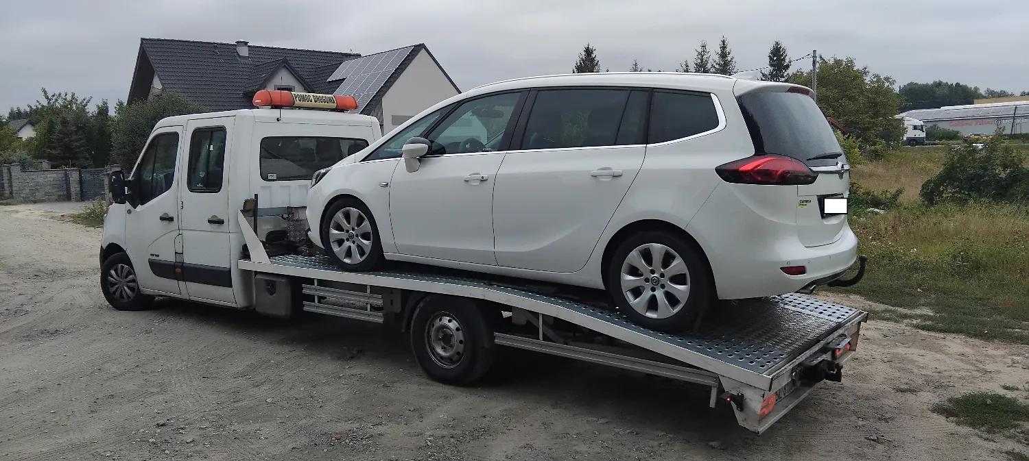 zdjęcie przedstawiające Pomoc drogowa autostrada A1 Holowanie Laweta 24h - Tomas