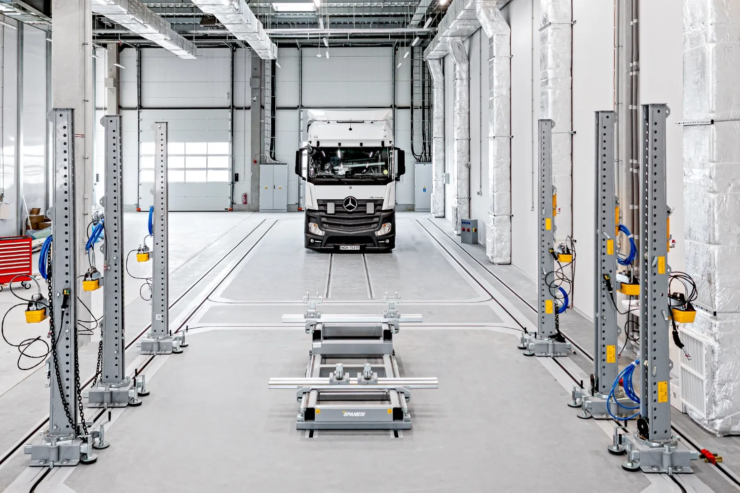 zdjęcie przedstawiające HT TRUCKS & PARTS POLAND