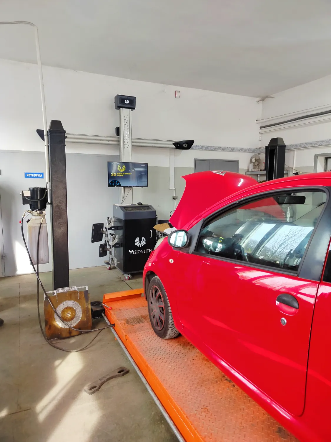 zdjęcie przedstawiające Warsztat Samochodowy RJGARAŻ