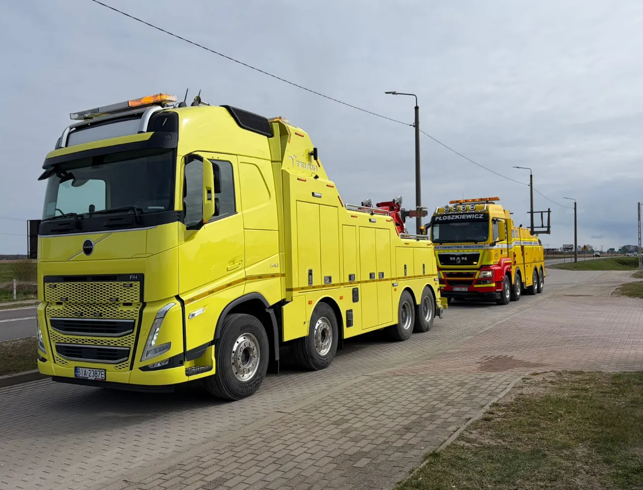 zdjęcie przedstawiające Pomoc Drogowa, Holowanie (auta osobowe, dostawcze, ciężarowe) AUTO PLUS Płoszkiewicz