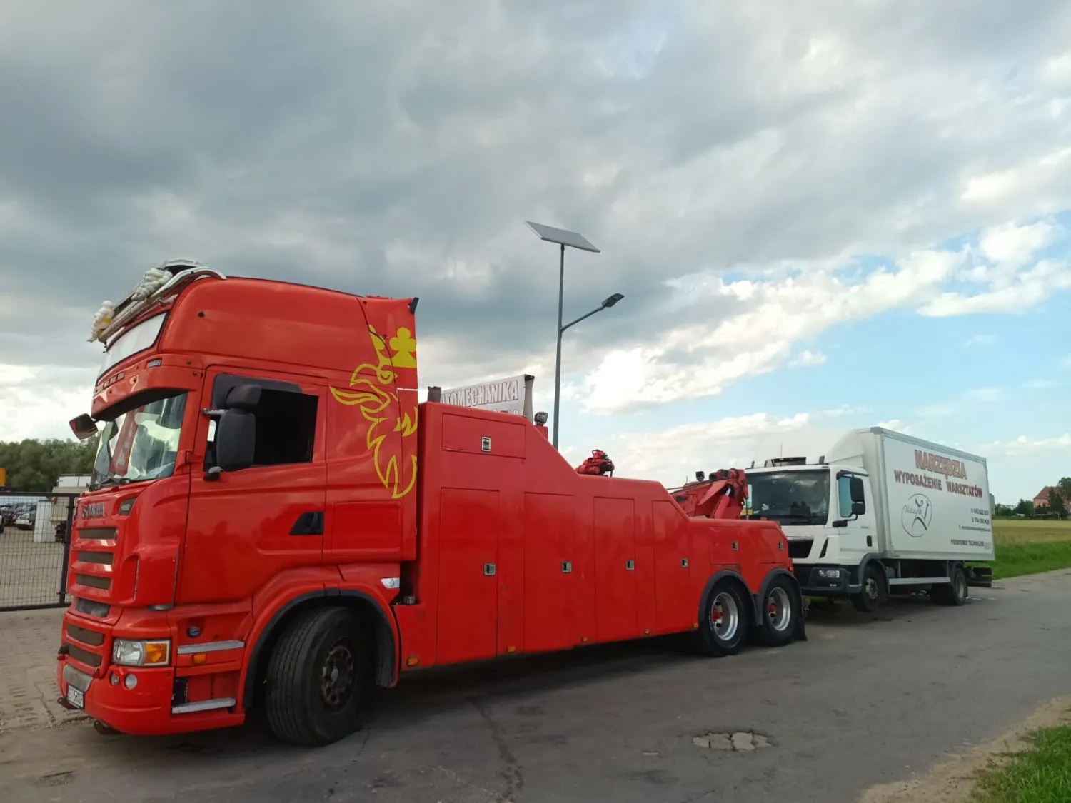 zdjęcie przedstawiające "Półtorak" Pomoc drogowa, mobilna wulkanizacja